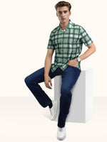 Load image into Gallery viewer, Men Smart Fit Chequered Green Half Sleeve Shirt
