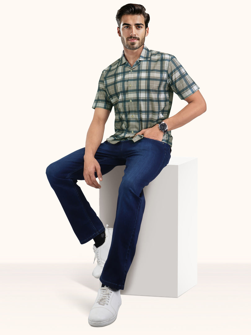 Men Smart Fit Chequered Olive Half Sleeve Shirt