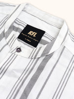 Load image into Gallery viewer, Men Smart Fit Stripped White Full Sleeve Shirt
