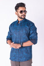 Load image into Gallery viewer, MENS COTTON BLUE PRINTED SLIM FIT FULL SLEEVE CASUAL SHIRT
